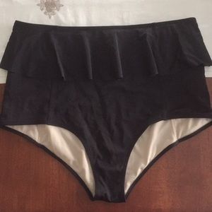 Kortni Jeane peplum bottoms! Black, large 🖤